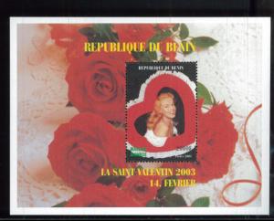 Marilyn Monroe Valentine's Day Red Roses 2003 Souvenir Stamp Sheet Benin E13