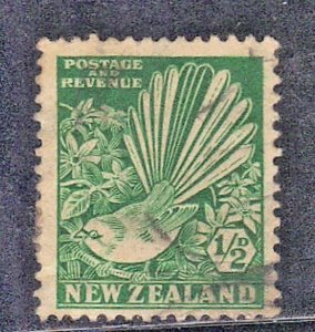 NEW ZEALAND SC# 185 **USED** 1/2p 1935  BIRD    SEE SCAN