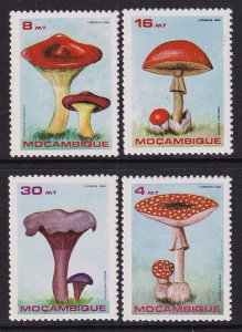 Mozambique 986-989 Mushrooms MNH VF