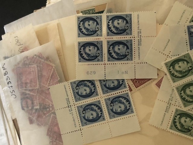 W.W. Stamps Mostly In Glassine’s Lots of Very Nice Items Might Find Some Gems