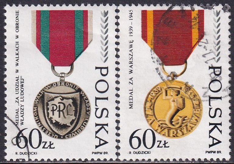 Poland 1989 Sc 2930-1 World War 2 Decorations Medals Stamp Used