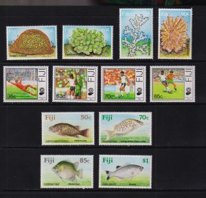 Fiji - 3 Mint, NH sets from 1989-90, cat. $ 34.60