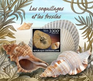 Central Africa - 2019 Shells & Fossils - Stamp Souvenir Sheet - CA190402b