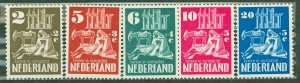 Netherlands #B214-8  Single (Complete Set)