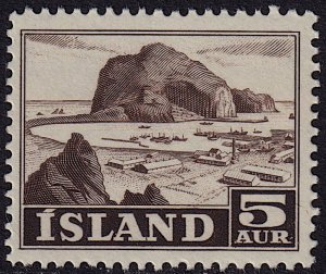 Iceland - 1954 - Scott #257 - MNH - Vestmannaeyjar Harbor