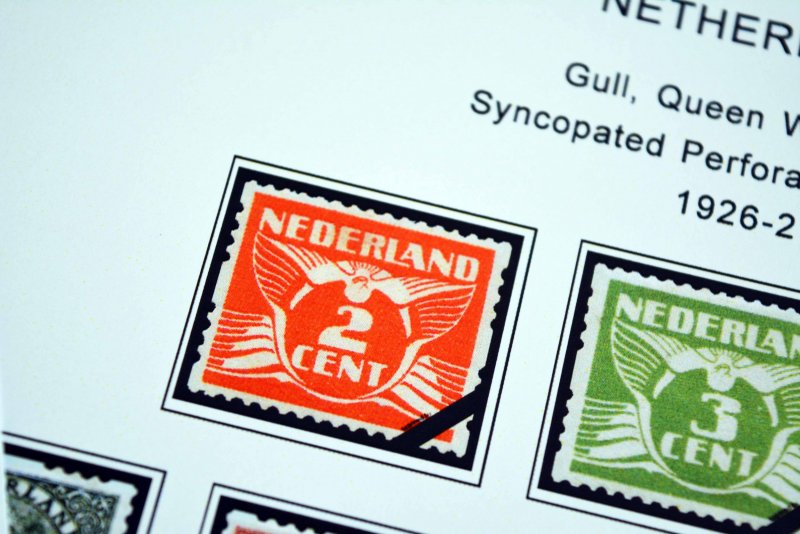 COLOR PRINTED NETHERLANDS [CLASS.] 1852-1947 STAMP ALBUM PAGES (38 ill. pages)