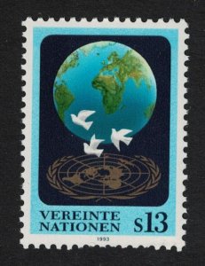 UN Vienna Globe Doves and UN Emblem Def 1993 Def SG#V146