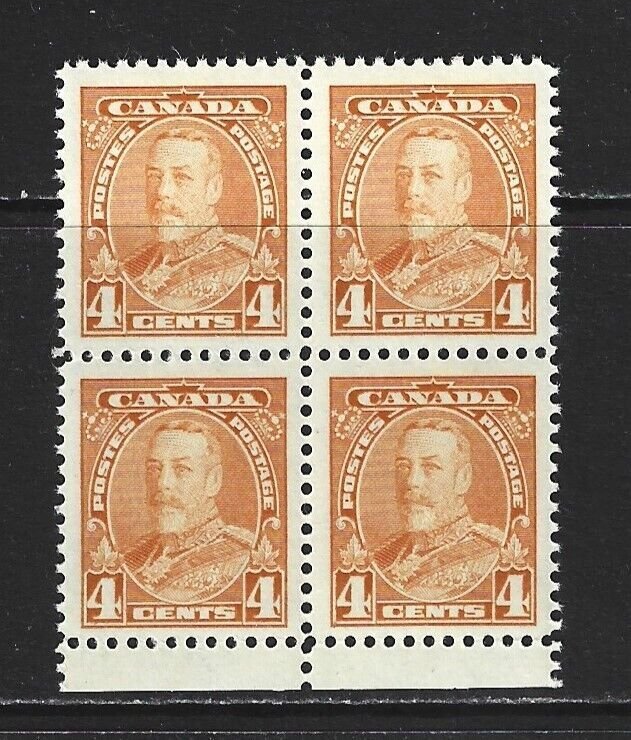 CANADA - #220 - 4c KING GEORGE V PICTORIAL ISSUE BOTTOM TAB BLOCK OF 4 MNH