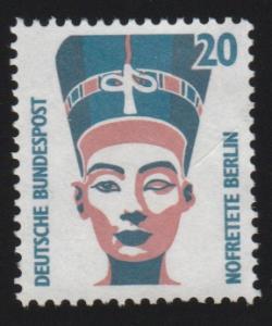 1517  Queen Nefertiti