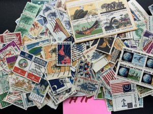 USA USED big pile of mostly commemoratives #1139/1425 w/ blocks 1960-71