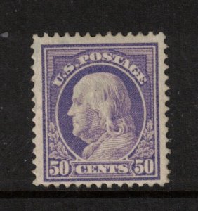 USA #421 Mint Fine+ Lightly Hinged