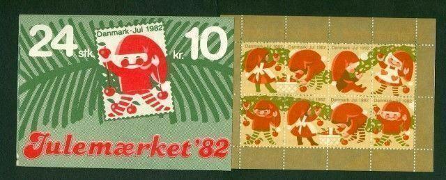 Denmark. Booklet  1982  Christmas 24 Seals  MNH. Santa. Boy