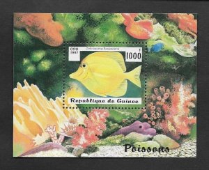 SD)1997 GUINEA  FISHES, THE YELLOW SURGEON FISH, SOUVENIR SHEET, MNH