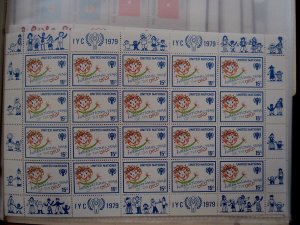 UNITED NATIONS - ASSSORTED FULL & PART SHEETS - MINT - CAT VAL $100.00+