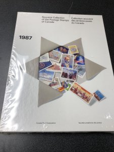 1987  Canada Souvenir Collection Year Book ( Unopened )