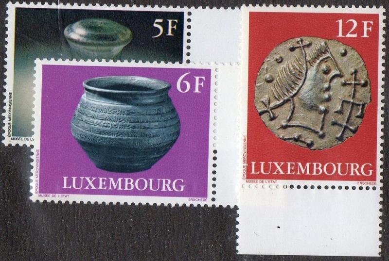 Luxembourg  Scott  582-584