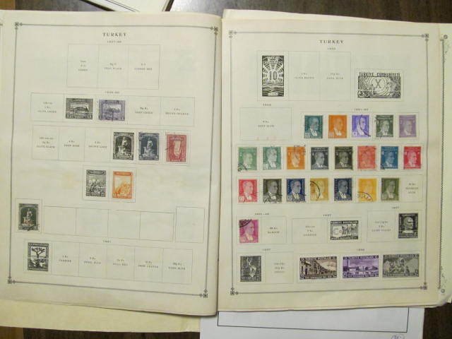 uncatalogued collection on pages Turkey about 234 stamps