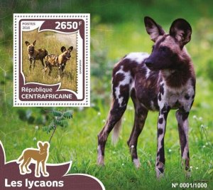 2016 Centrafrique - African wild dog. Y&T: 934; Michel: 6014 / Bl.1424