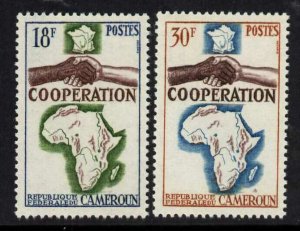 Cameroun 409-10 MNH Cooperation, Map