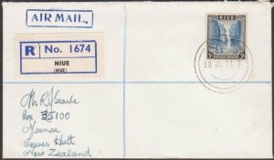 NIUE 1971 registered cover to NZ - single franking 3/- Matapa Chasm.........U759