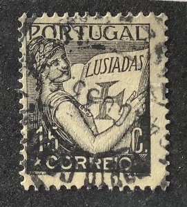 Portugal 1931-38 Scott 501 used - 15c, Portugal holding a volume of the Lusiadas