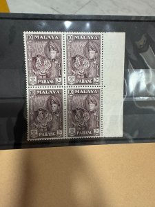 1957-61 - Malaya Pahang 10c Deep Maroon Margin B/4 in MNH VF/XF Free Post.