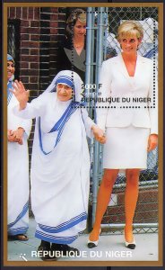 Niger 1997 Sc#946  Diana with Mother Teresa Souvenir Sheet Perforated MNH
