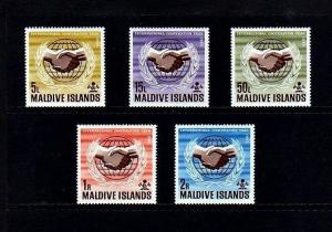 MALDIVES - 1965 - ICY - COOPERATION YEAR - HANDS - GLOBE - 5 X MINT - MNH SET!