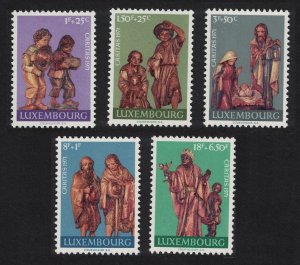 Luxembourg Nativity wood-carvings Beaufort Church 5v 1971 MNH SG#880-884