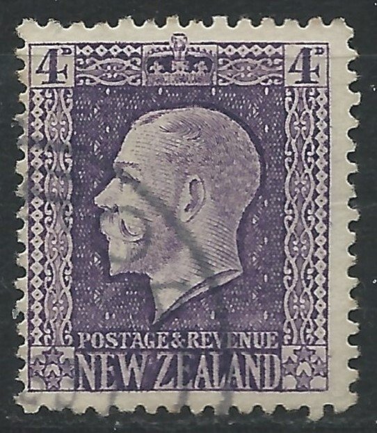 New Zealand 1915 - 4d George V - SG422 used