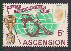 Ascension 1966 QE2 6d Football SG 96 MNH ( E1438 )