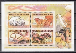 Guinea, 2002 issue. Mushrooms on a sheet of 4.