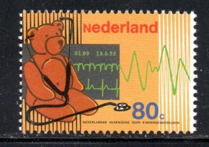 Netherlands Sc 815 1992 Pediatrics Society stamp mint NH