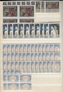 France Accumulation MNH CV$18400.00 1960-1999 Wholesale In 4 Albums