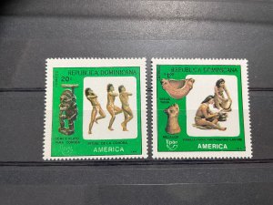 (2235) DOMINICAN REP 1989 : Sc# 1065-1066 UPAE PRE-COLUMBIAN ARTIFACTS - MNH VF