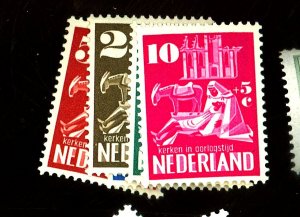 NETHERLANDS B214-18 MINT VF OG LH Cat $48