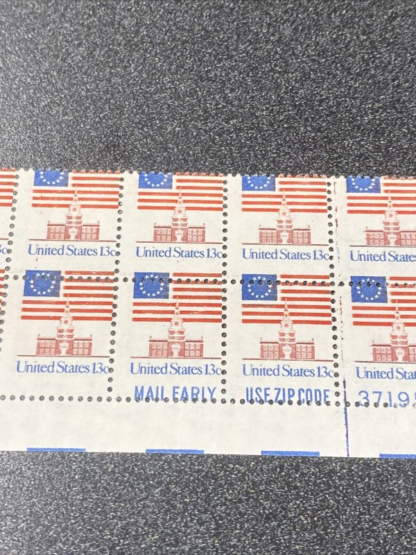 EFO: US 1622 Flag Over Independence Hall Plate Block Of 20 - Very Cool Item