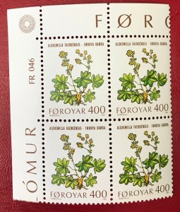 1980 Faroe Islands plate block flower Sc 52 CV $.90 Lot 617