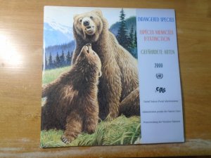 United Nations  New York / Geneva / Vienna /  Endangered Species  2000  Folder