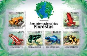 MOZAMBIQUE 2011 SHEET INTERNATIONAL YEAR OF FORESTS FROGS AMPHIBIANS