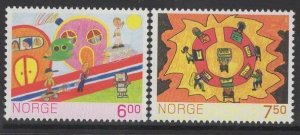 NORWAY SG1560/1 2005 CHILDREN'S DRAWING COMPETITION MNH