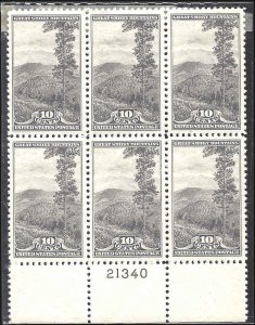 749 Mint,OG,NH... Plate Block of 6... SCV $30.00... XF