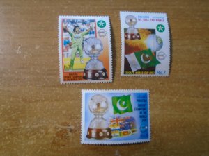 Pakistan  #  762-64   MNH