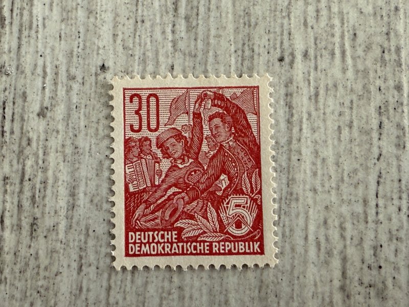 Germany DDR #165 MH, 30pf, Dancing Couple, 2024 SCV $15.00