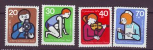 J24944 JLstamps 1974 germany berlin set mnh #9nb106-9 youth work