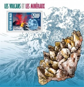 Niger - 2013 - Etna and Pyrite Stamp - Stamp Souvenir Sheet 14A-249