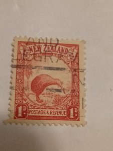 Scott # 186c, 1d, red. Kiwi bird & Cabbage palm, perfs 13.5X14