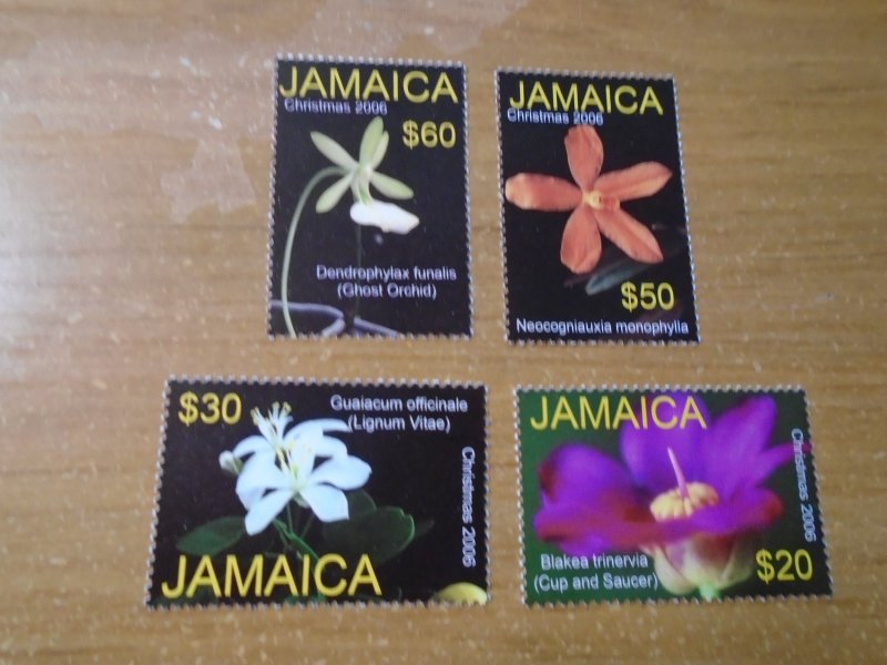 Jamaica  #  1058-61   MNH   Flowers