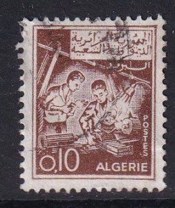 Algeria  #320   used   1964 men working with lace 10c