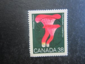 Canada #1246 Mushrooms very fine used  {ca2189}